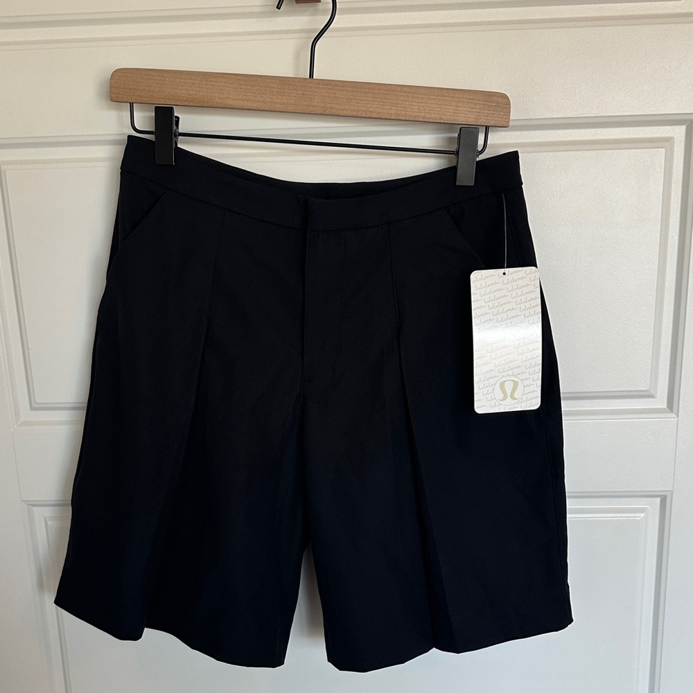 NWT LULU Long story short shorts size 6